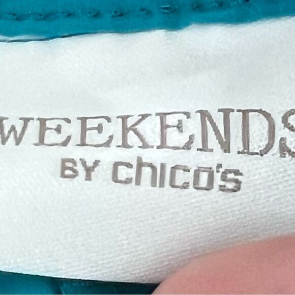 Weekends by Chicos, women’s size one(m) polyester blend cargo capris - Picture 4 of 9